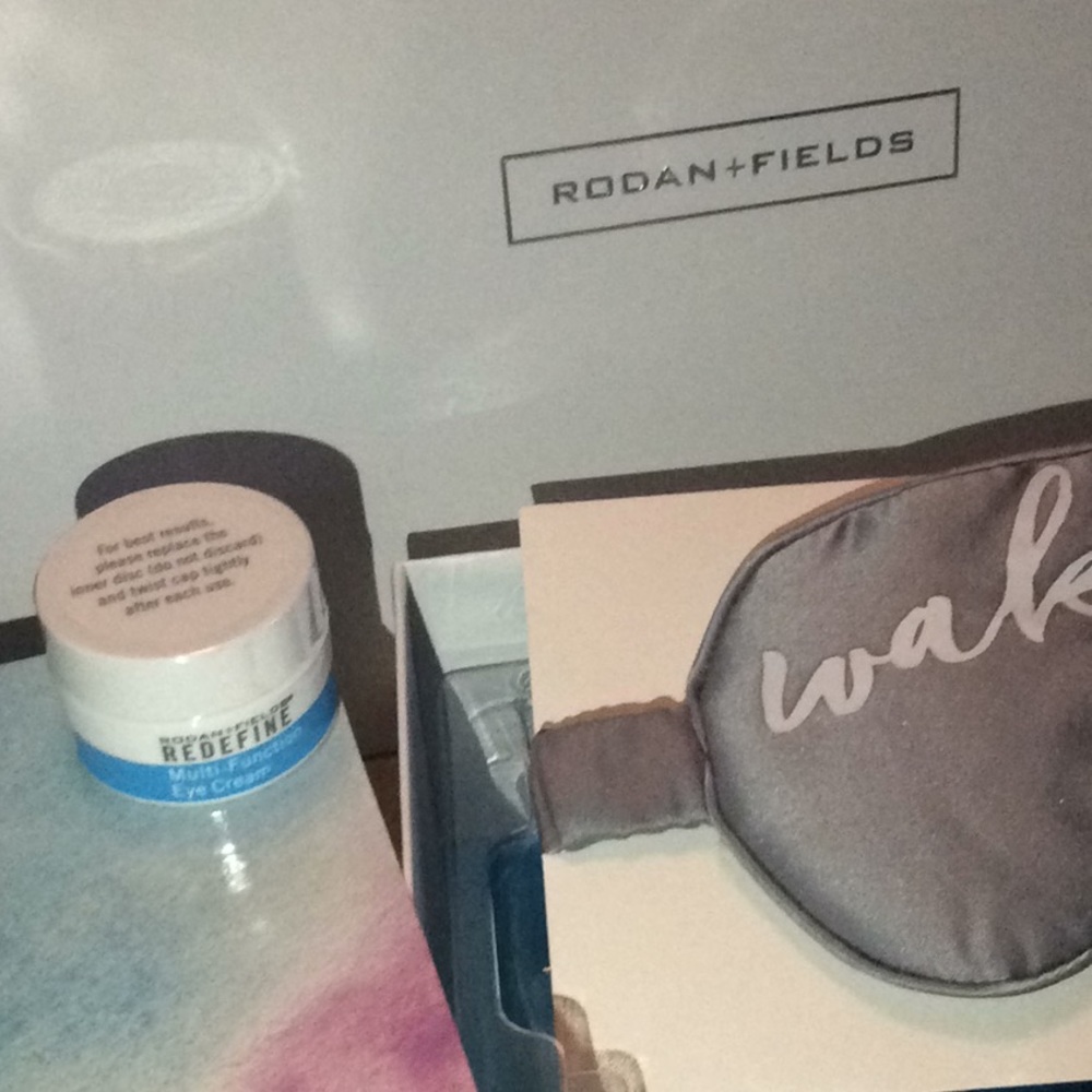 Rodan + Fields gift set - Picture 3 of 8
